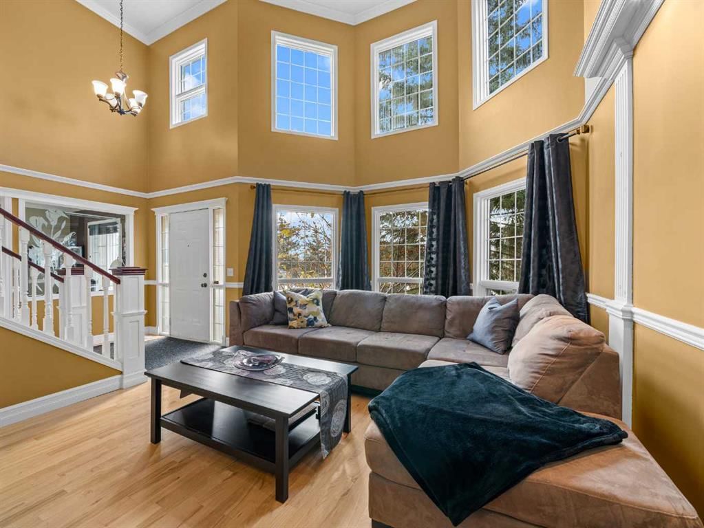 9995 Scurfield Drive NW, Calgary — photo 5 of 43