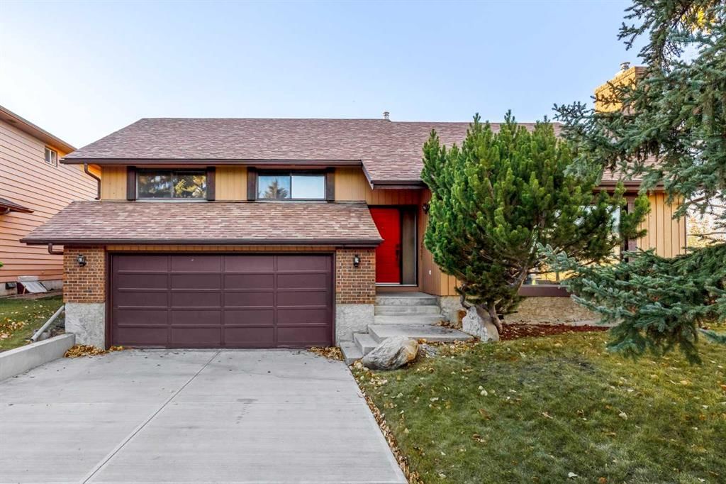 135 Oakfern Way SW, Calgary — photo 2 of 49