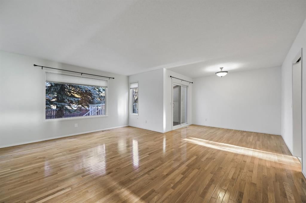 11 Coach Side Terrace SW, Calgary — photo 3 of 45