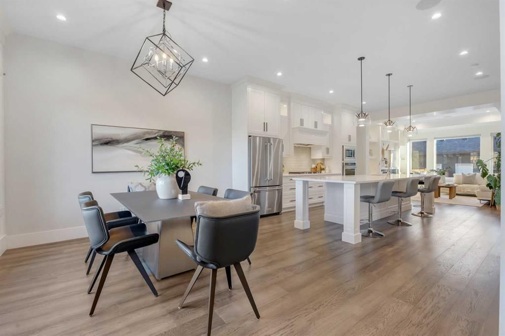 2337 27 Avenue NW, Calgary — photo 4 of 50