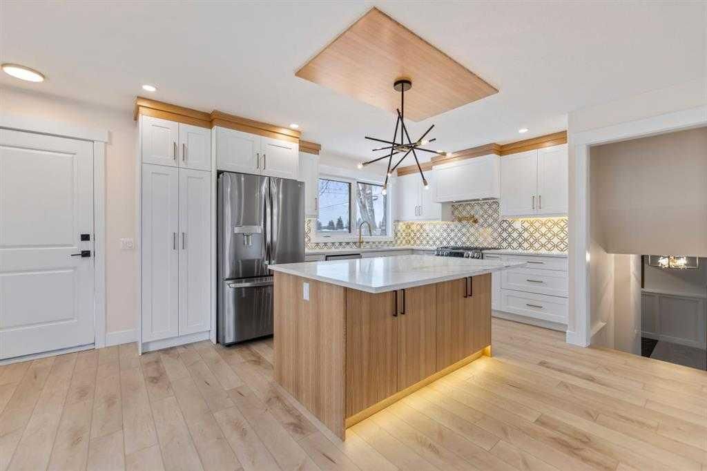 619 Arlington Drive SE, Calgary — photo 5 of 20