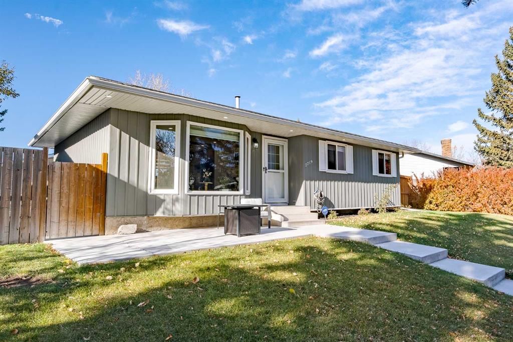 2719 60 Street NE, Calgary — photo 2 of 39