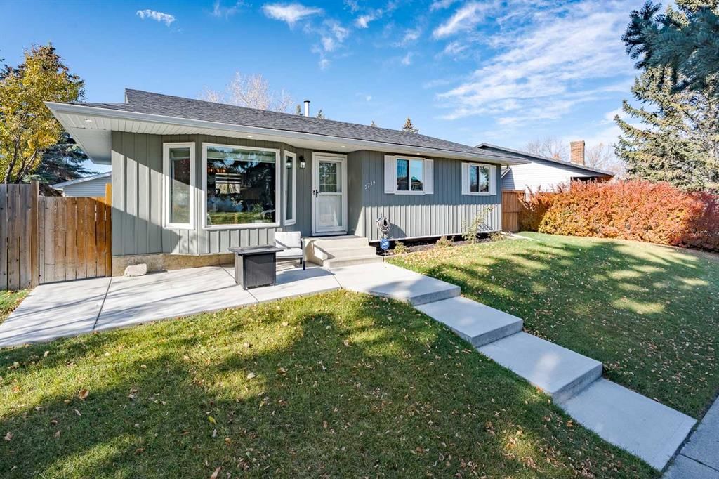 2719 60 Street NE, Calgary — photo 3 of 39