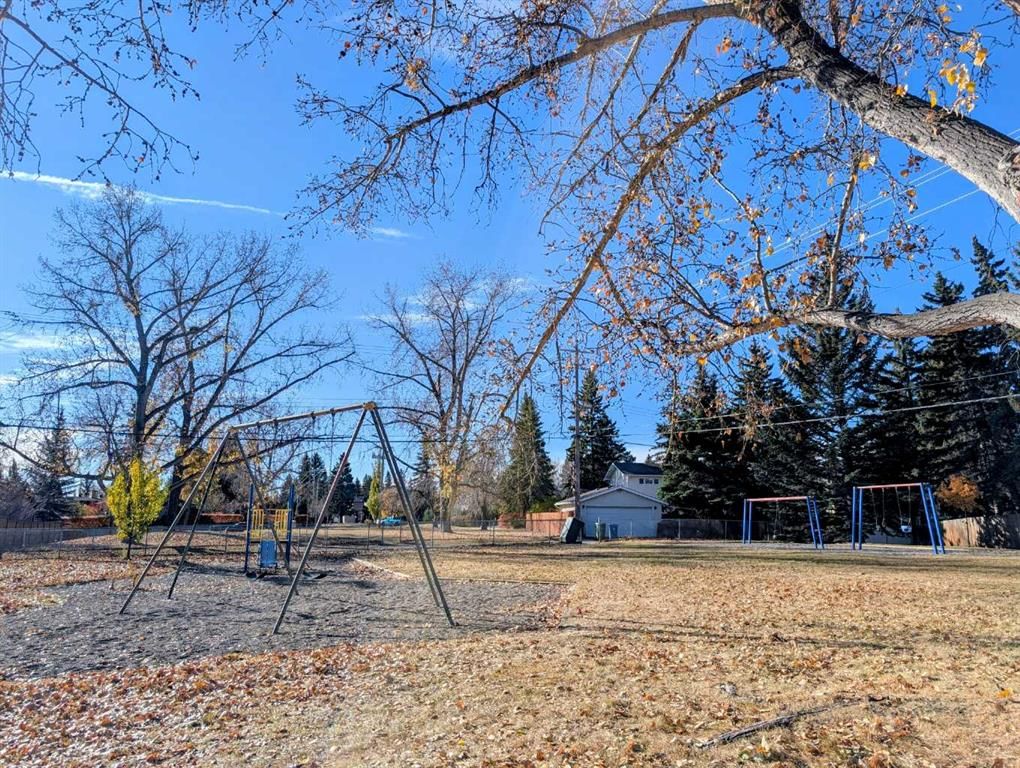12044 Lake Emerald Crescent SE, Calgary — photo 3 of 46