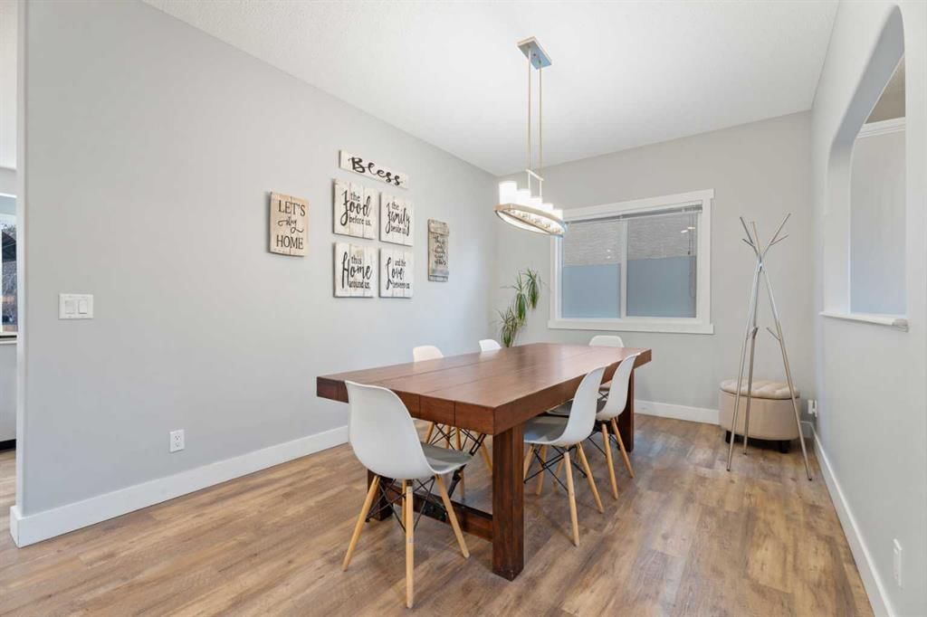 69 Cranleigh Drive SE, Calgary — photo 4 of 49