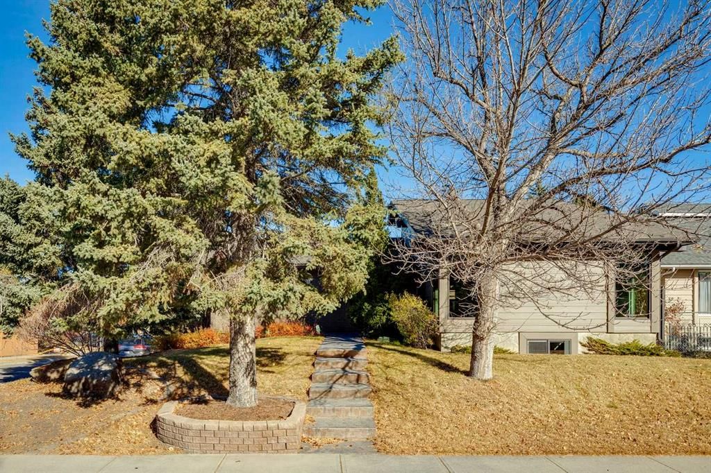 3020 Palliser Drive SW, Calgary — main listing photo