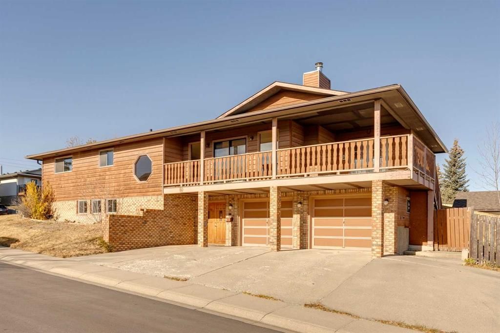80 Beacham Rise NW, Calgary — photo 2 of 47