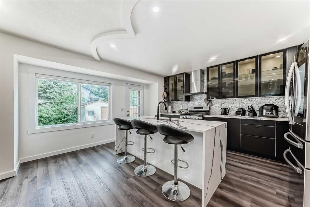 51 Douglas Woods Hill SE, Calgary — photo 5 of 46