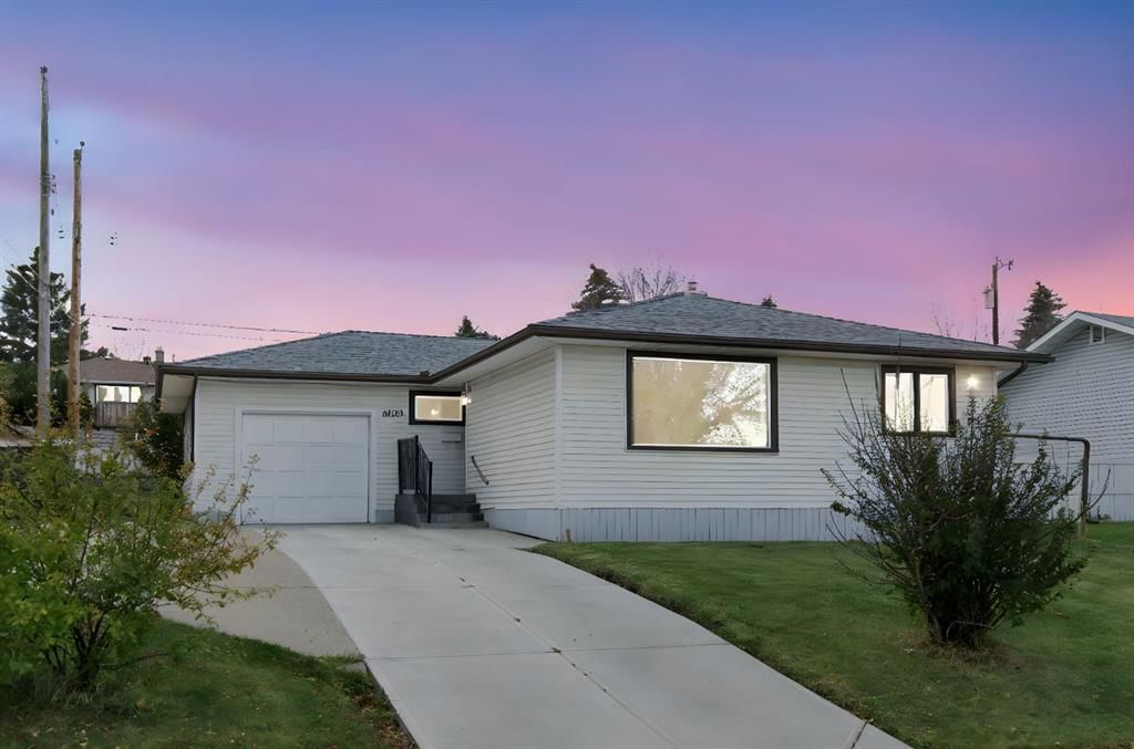 6023 Thornbank Drive NW, Calgary — photo 2 of 50