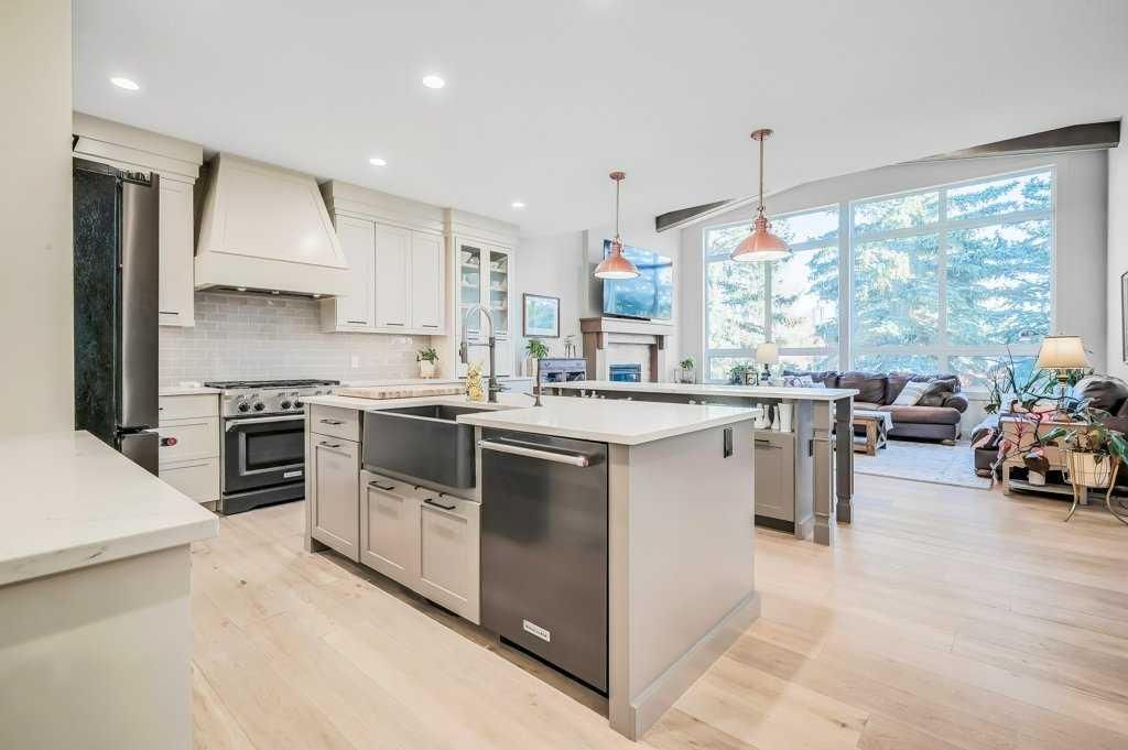 33 Shawnee Heath SW, Calgary — photo 2 of 50