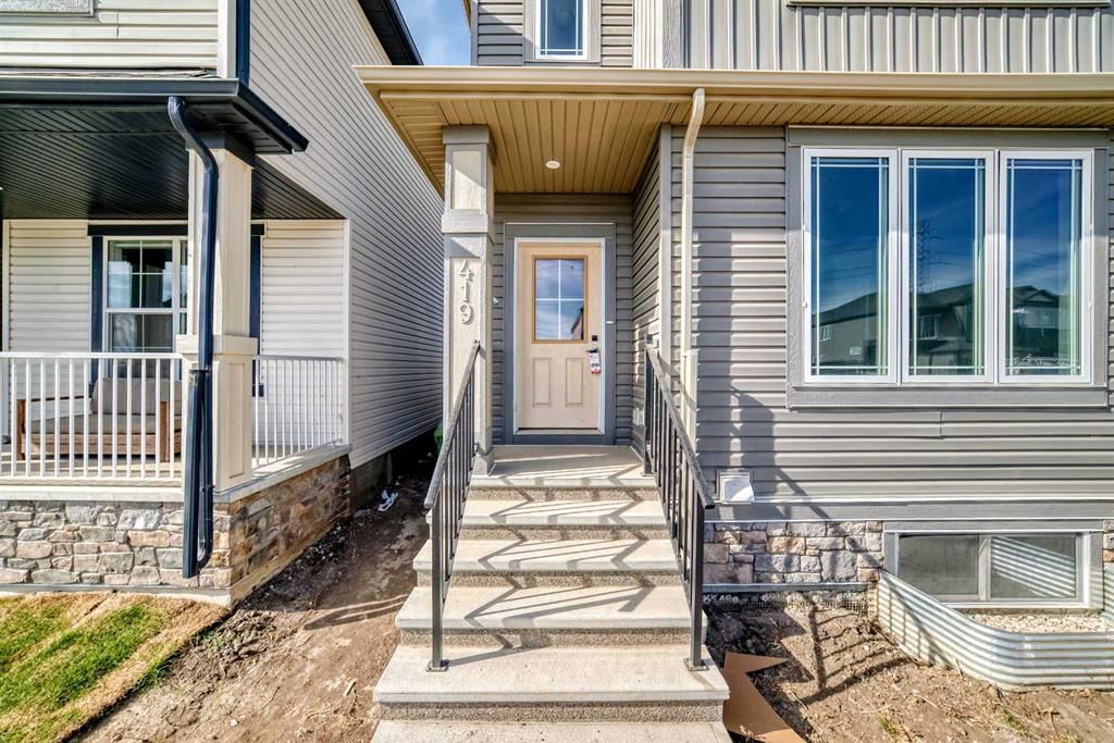 419 Hotchkiss Manor SE, Calgary — photo 2 of 49