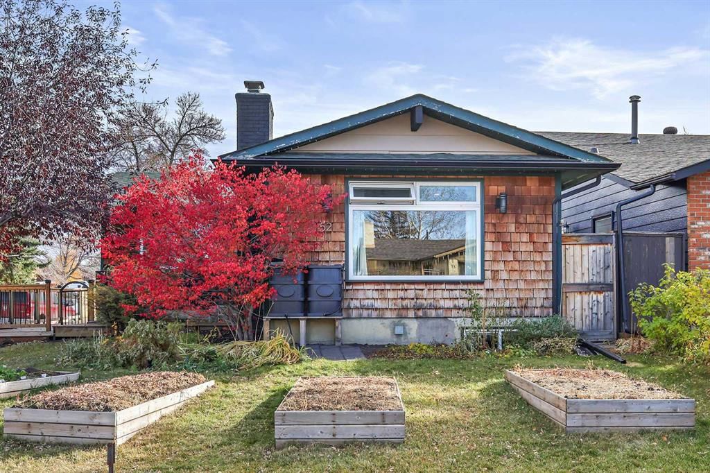 52 Sunhurst Road SE, Calgary — photo 3 of 34