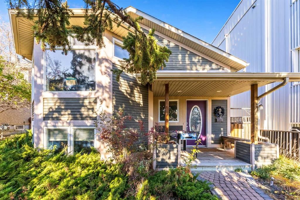 906 Drury Avenue NE, Calgary — photo 2 of 32