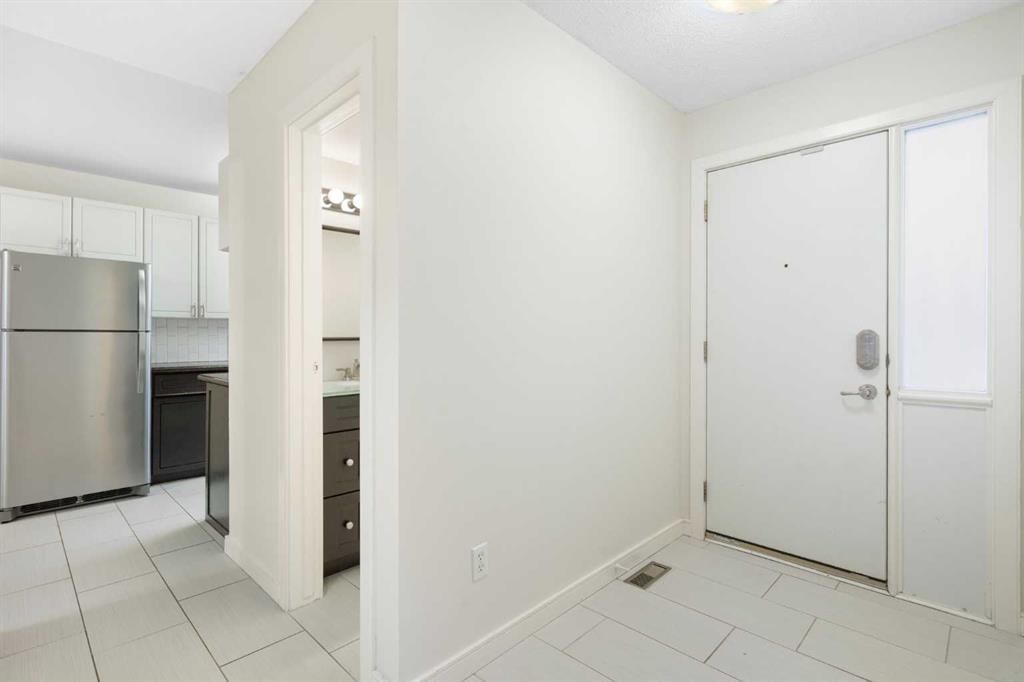 49, 11407 Braniff Road SW, Calgary — photo 2 of 42