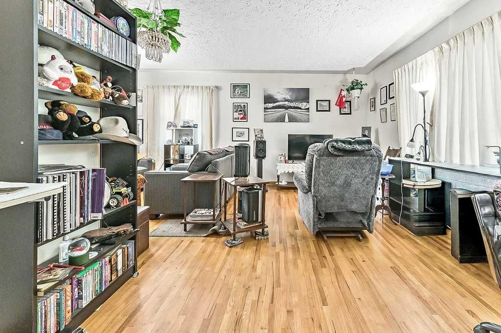 2731 Morley Trail NW, Calgary — photo 5 of 27