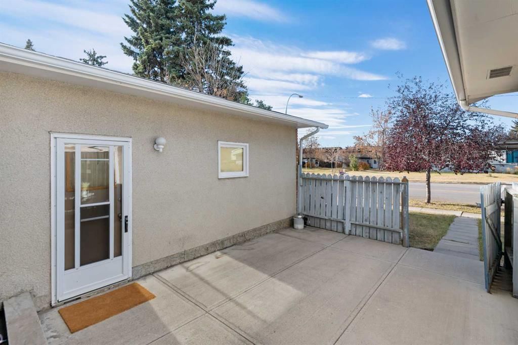 228 Queensland Drive SE, Calgary — photo 3 of 48