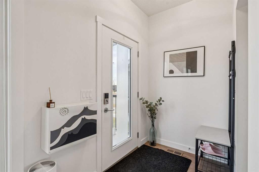 259 Lucas Boulevard NW, Calgary — photo 3 of 34