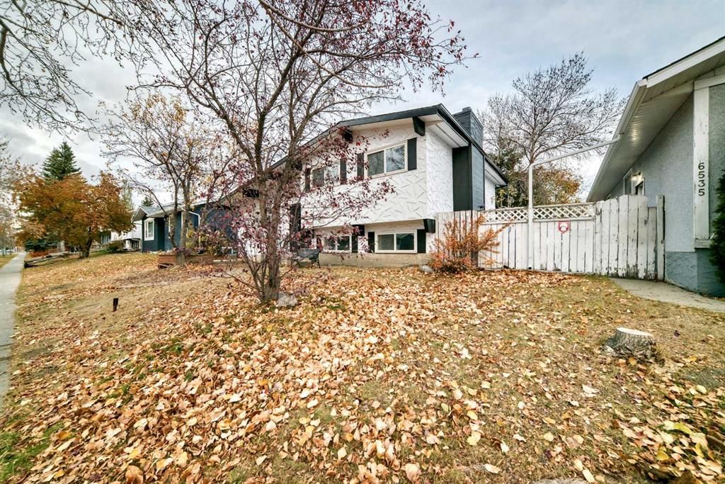 6603 Penbrooke Drive SE, Calgary — photo 3 of 50