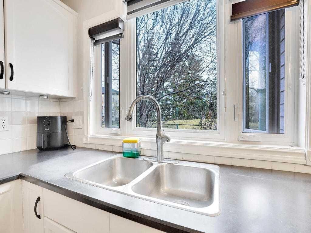 151 Citadel Park NW, Calgary — photo 3 of 50