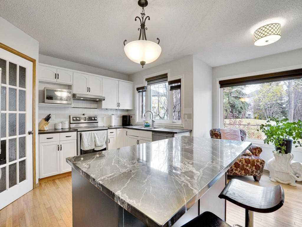 151 Citadel Park NW, Calgary — photo 5 of 50