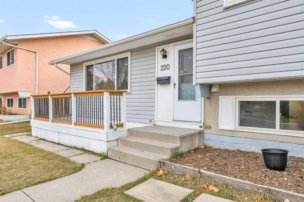 220 60 Street SE, Calgary — photo 2 of 50