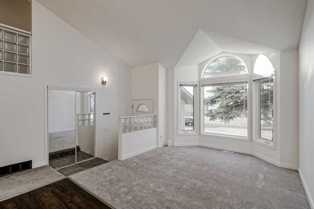 8 Millbank Road SW, Calgary — photo 2 of 41