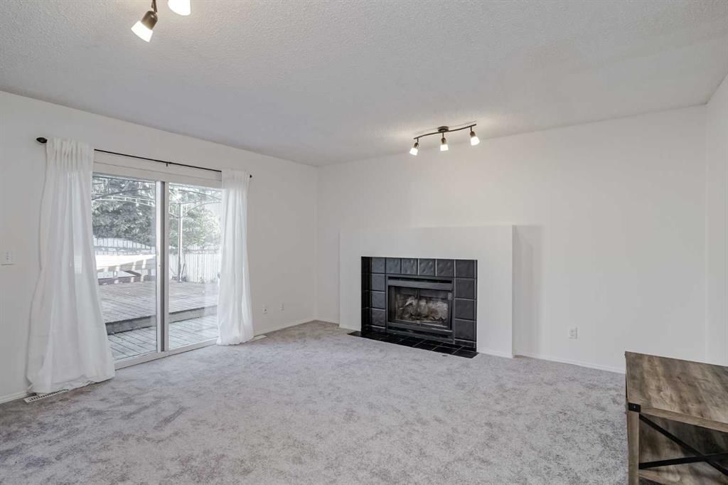 8 Millbank Road SW, Calgary — photo 5 of 41