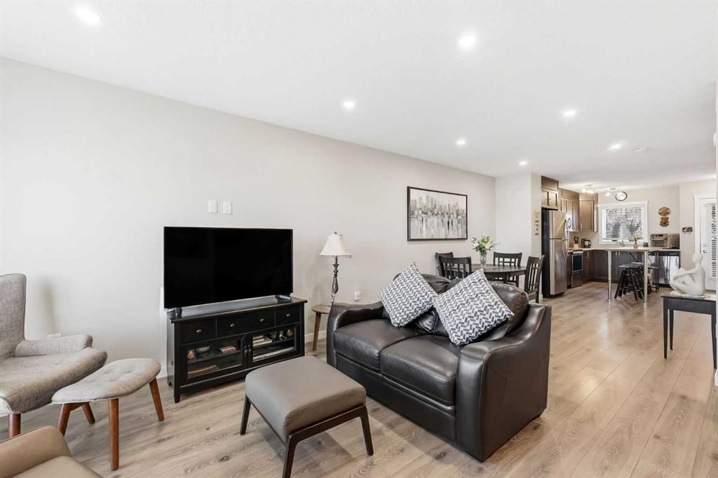 146 Red Embers Gate NE, Calgary — photo 5 of 41