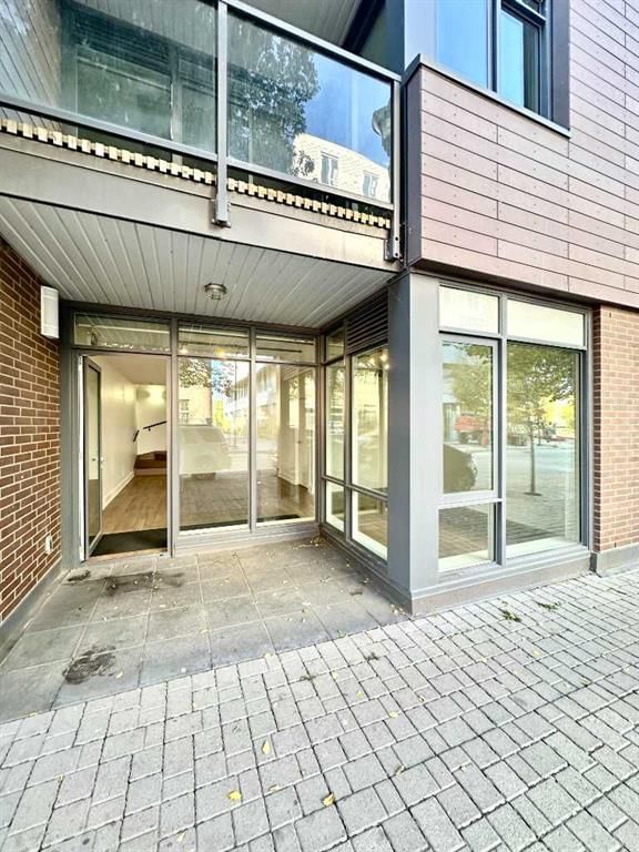 607 Confluence Way SE, Calgary — photo 4 of 24