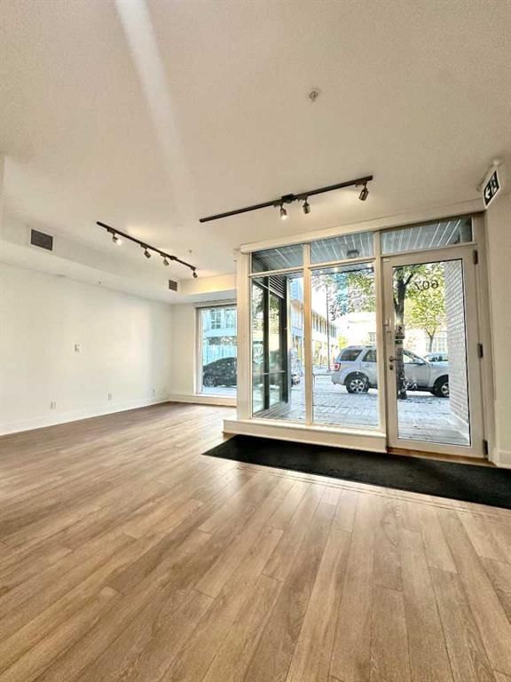 607 Confluence Way SE, Calgary — photo 5 of 24
