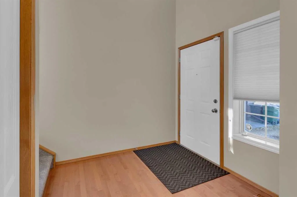 202 Citadel Circle NW, Calgary — photo 3 of 38