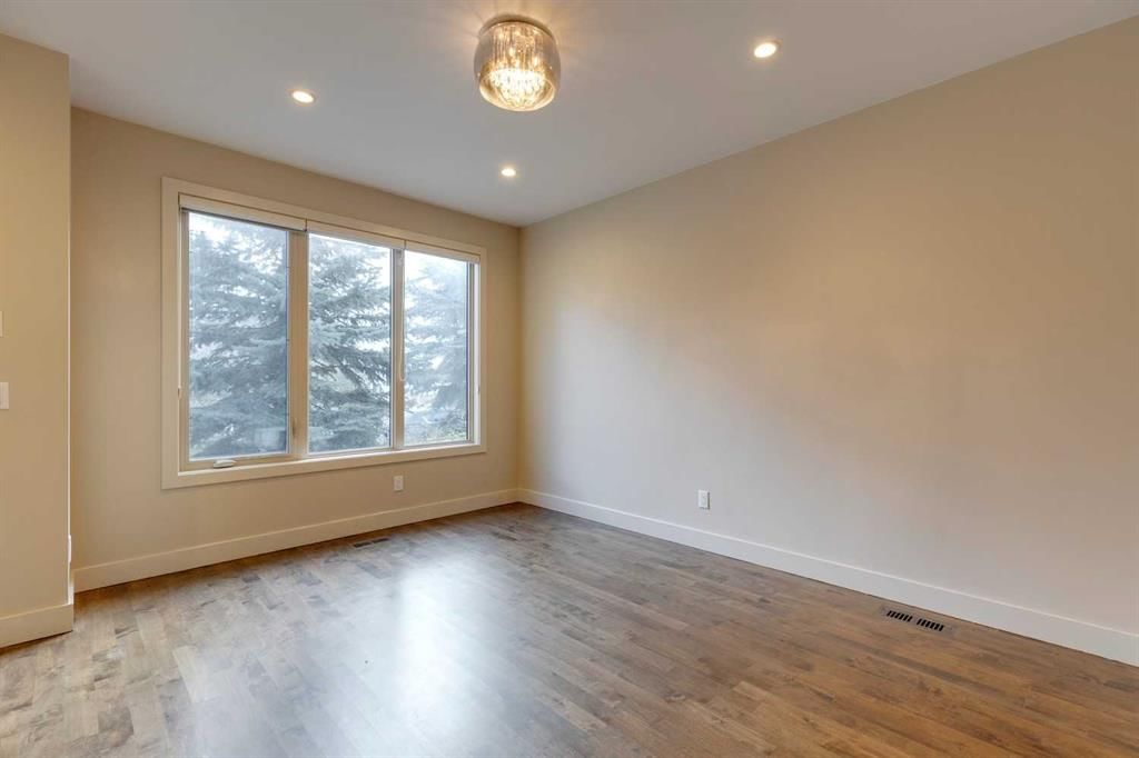 2413 36 Street SW, Calgary — photo 4 of 43