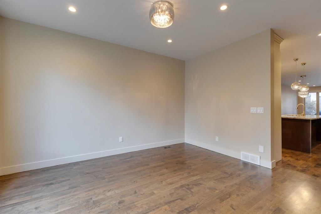 2413 36 Street SW, Calgary — photo 5 of 43