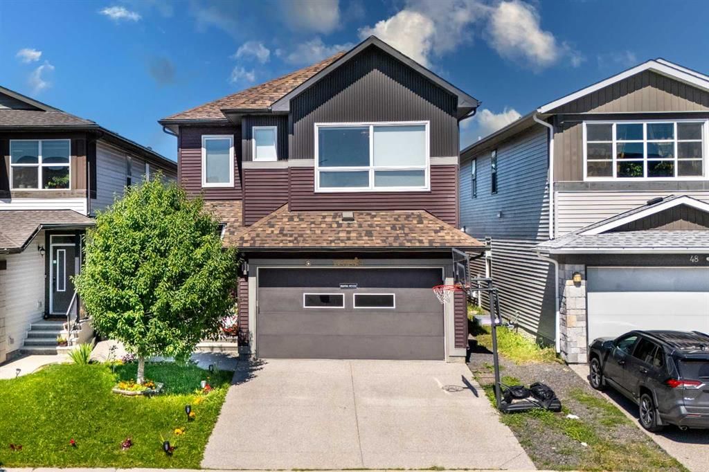 44 savanna Road NE, Calgary — main listing photo