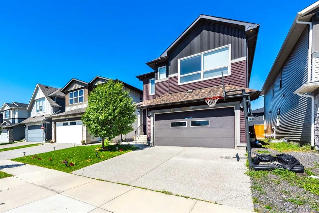 44 savanna Road NE, Calgary — photo 2 of 50