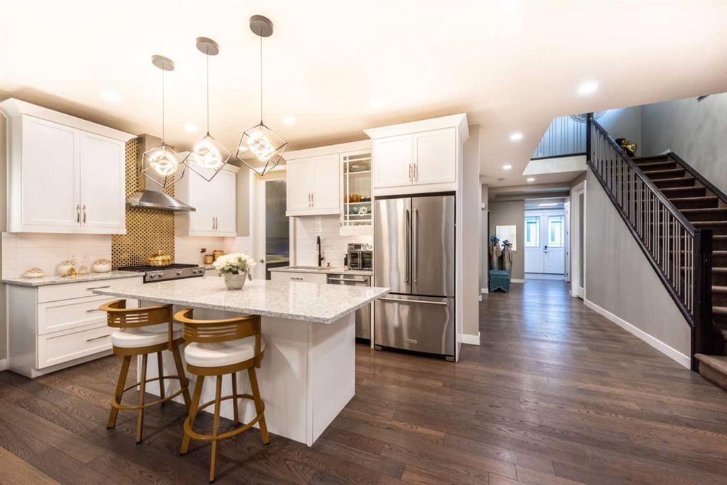 44 savanna Road NE, Calgary — photo 3 of 50