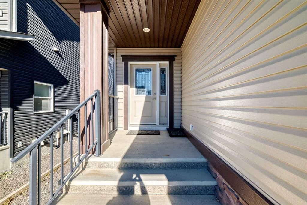 14 Evansfield Road NW, Calgary — photo 2 of 34