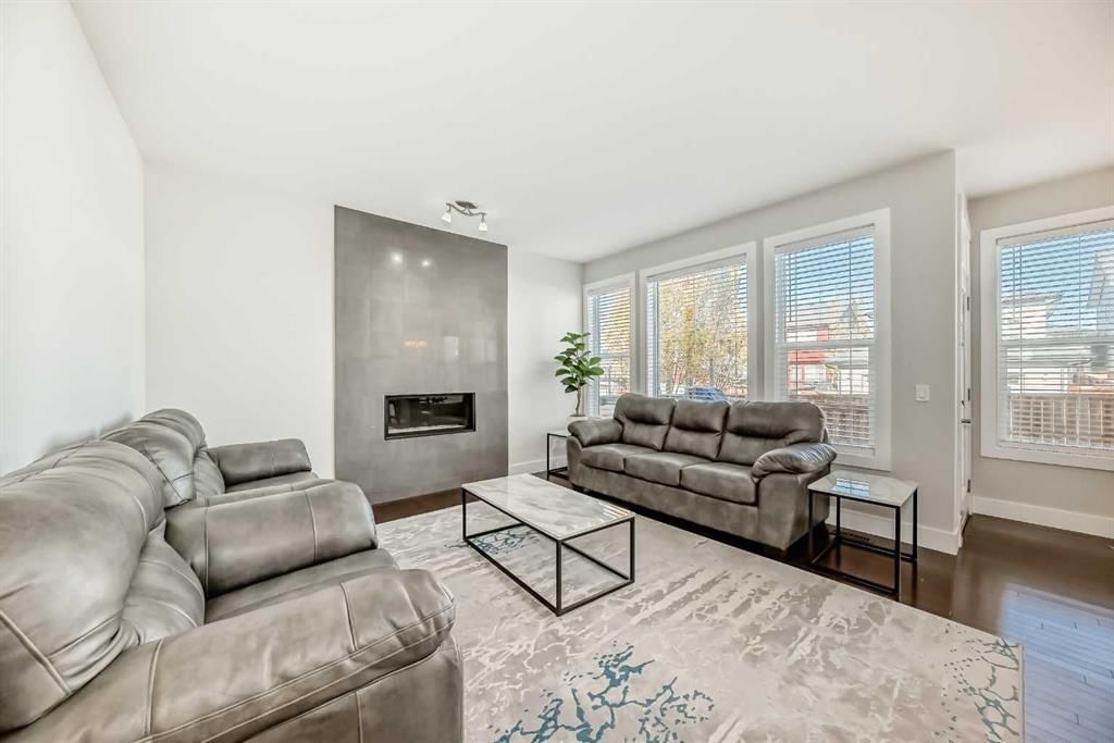 14 Evansfield Road NW, Calgary — photo 4 of 34