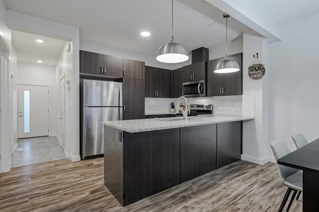 92 Walden Lane SE, Calgary — photo 3 of 43