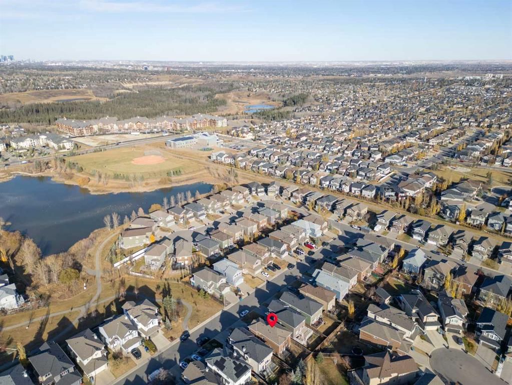 105 Everhollow Rise SW, Calgary — photo 4 of 47