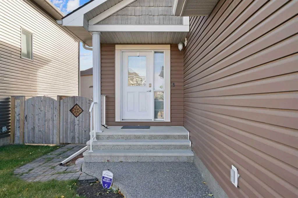105 Everhollow Rise SW, Calgary — photo 5 of 47