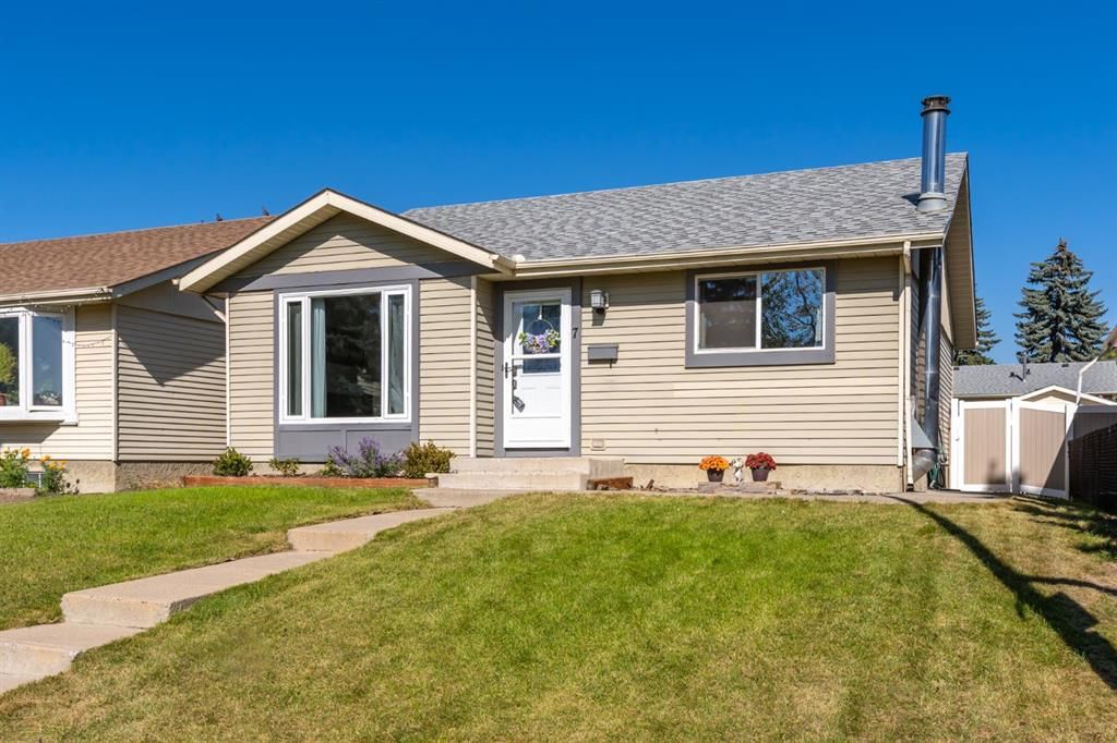7 Erin Park Bay SE, Calgary — photo 2 of 37