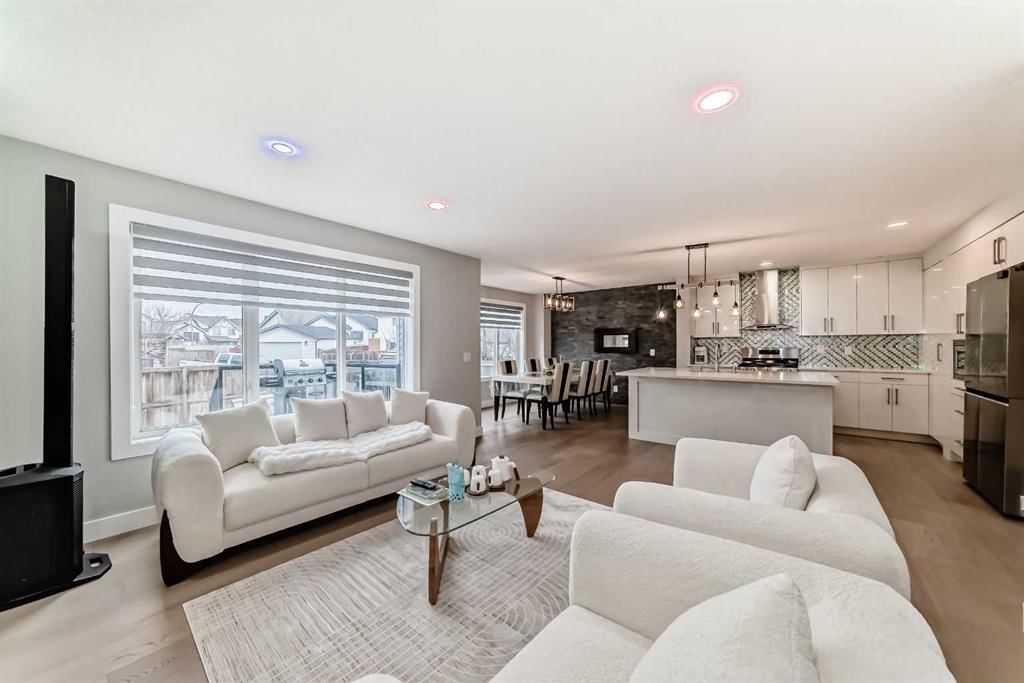 24 Copperfield Manor SE, Calgary — photo 4 of 30