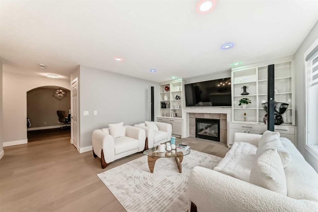 24 Copperfield Manor SE, Calgary — photo 5 of 30