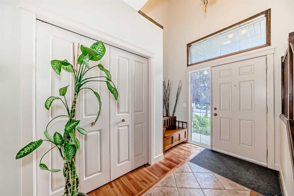 367 Hidden Creek Boulevard NW, Calgary — photo 3 of 50