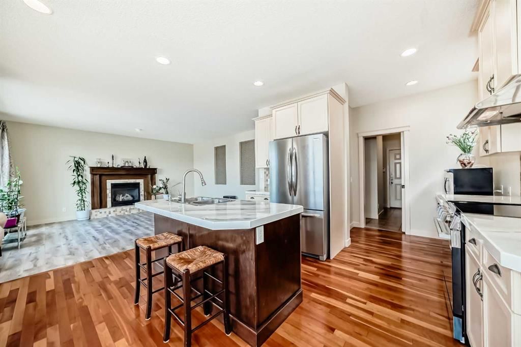 367 Hidden Creek Boulevard NW, Calgary — photo 5 of 50