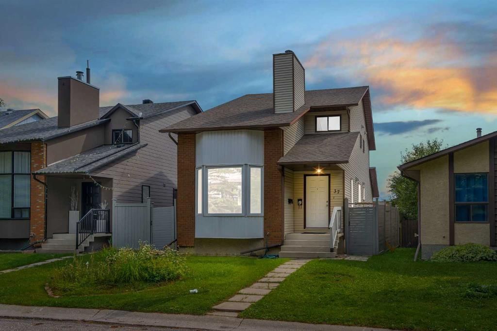 37 Edgeford Way NW, Calgary — photo 2 of 35