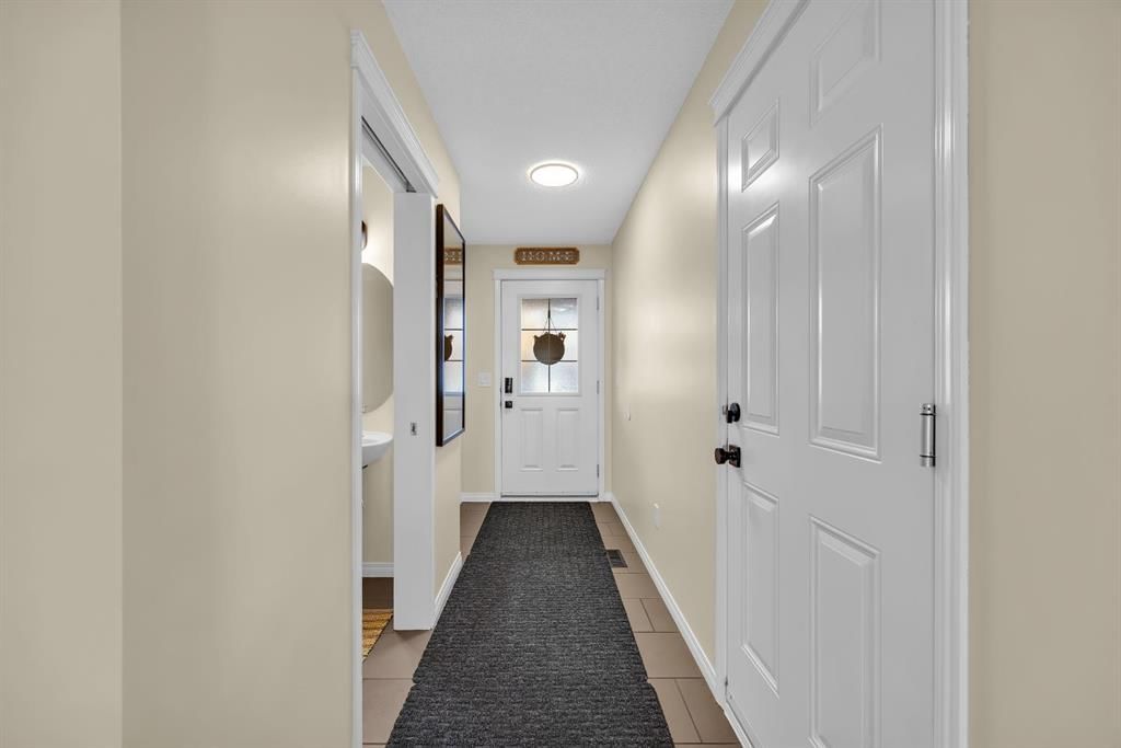 128 Country Village Manor NE, Calgary — photo 4 of 41