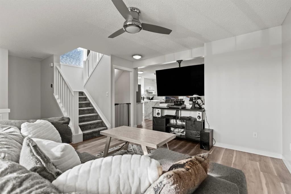144 Inverness Rise SE, Calgary — photo 5 of 41