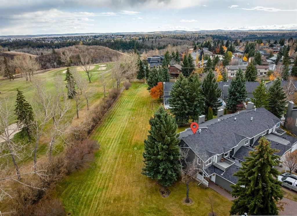24 Wood Crescent SW, Calgary — photo 2 of 50
